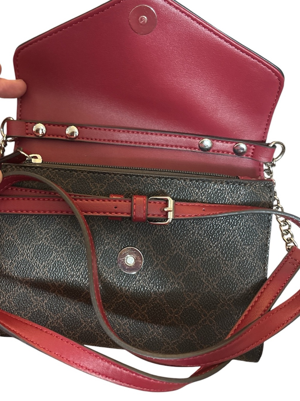 🎉BOGO 1/2 🎉Nine West Black Clutch with Burgundy Strap Accent - Picture 3 of 4